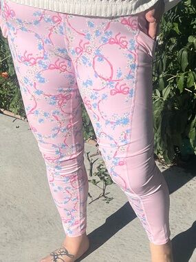 Cherry blossom high waist dainty leggings! Excellent support